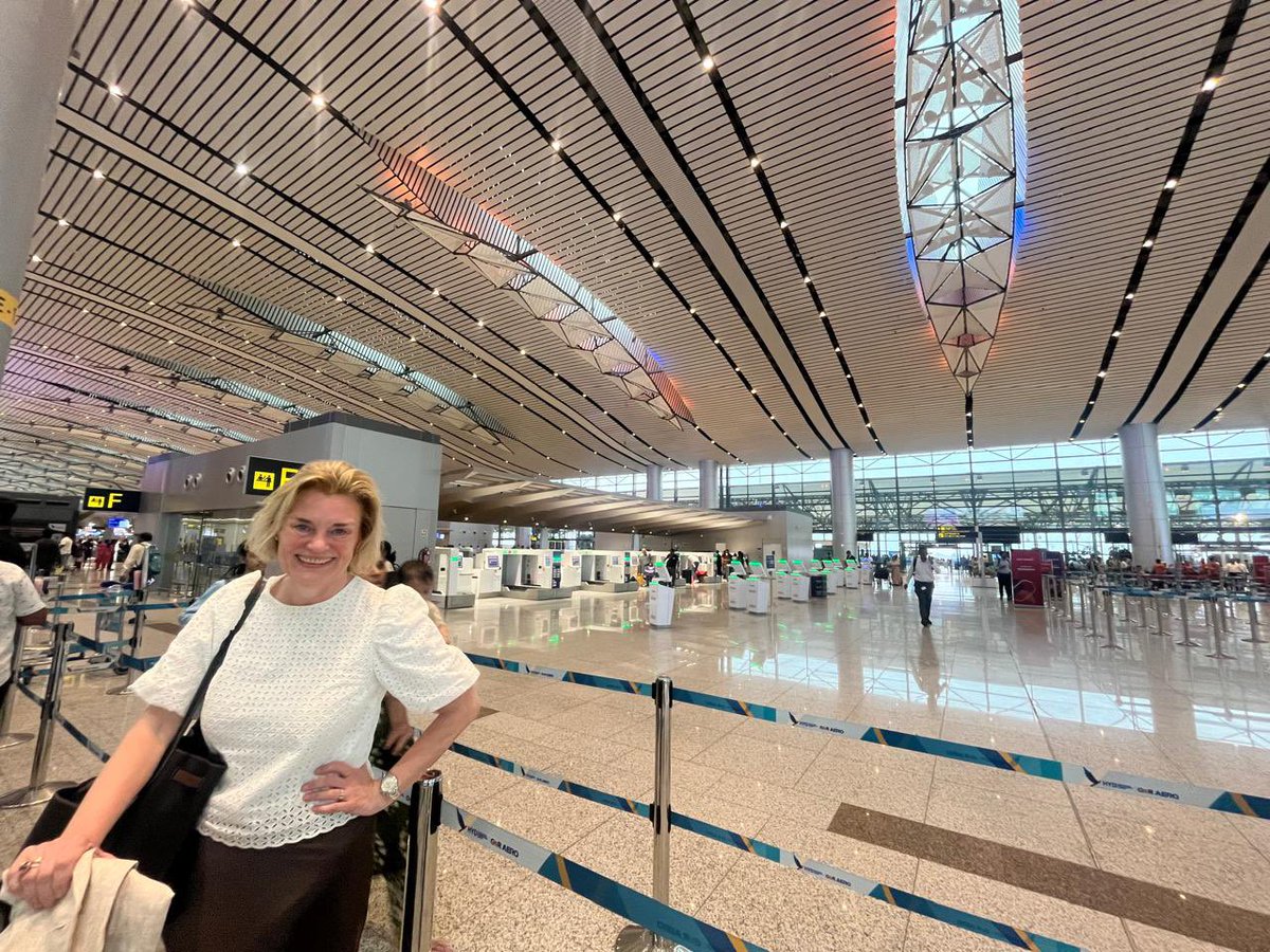 NorwayAmbIndia's tweet image. Greetings from Rajiv Gandhi International Airport ✈️ @RGIAHyd
A proud moment to see climate-efficient, human-centric #Norwegian design by Nordic Office of Architecture @NordicOOA take flight in #Hyderabad. Hallmarks of 🇳🇴, beautifully realized in India 🇮🇳! @TelanganaCMO #GMRGroup