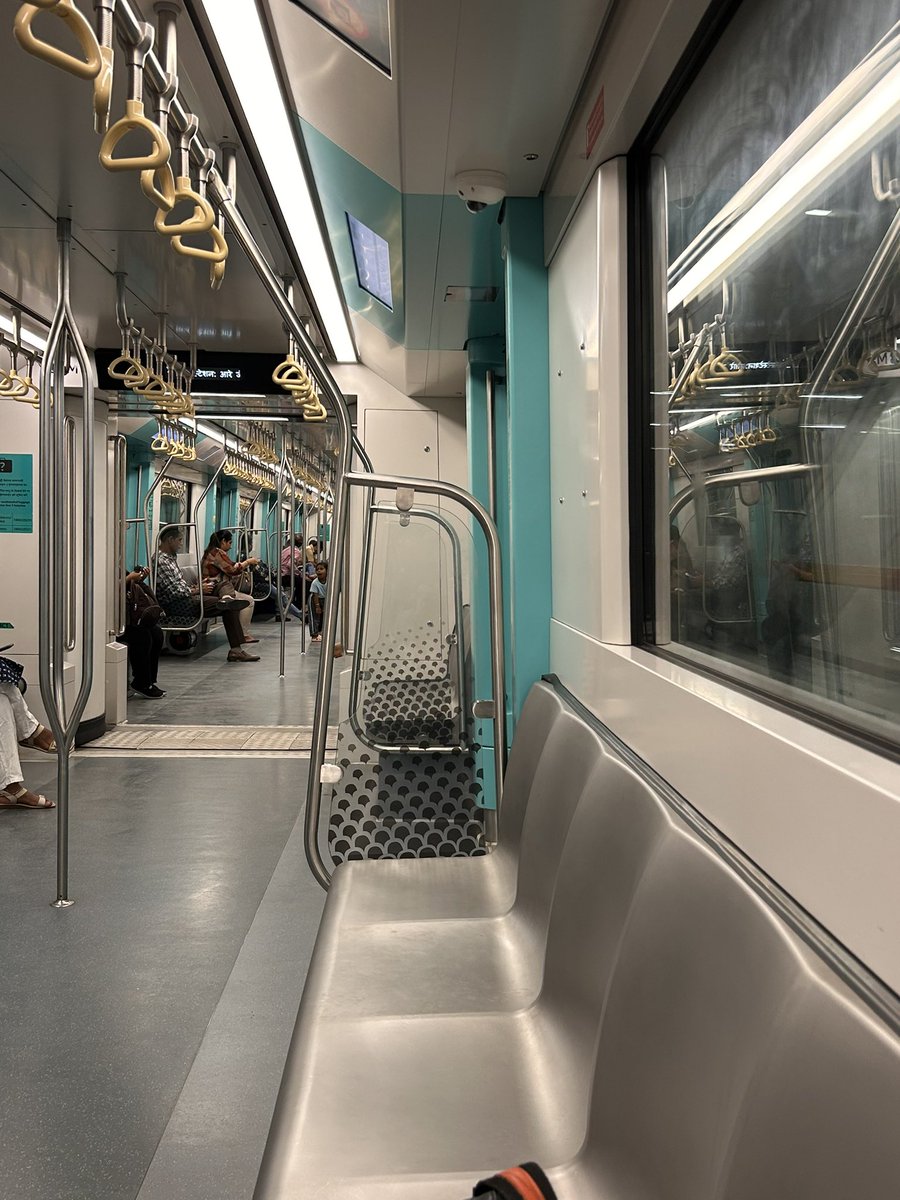 PantryCar's tweet image. Tried Aqua Line Metro to travel from CSMT To Kalbadevi! 

Just a short ride but it was nice! Stations are amazing! 

Salute to the efforts of @AshwiniBhide mam! 

#Mumbai #MumbaiMetro #SoBo