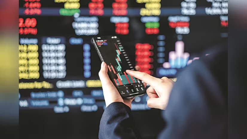 bsindia's tweet image. Benchmark indices rise nearly 1 per cent, led by banking stocks and improved sentiment after RBI easing and hopes of de-escalation in the Iran-US conflict.

mybs.in/2g5SEir

#RBI #IndianStockMarkets #Sensex #Nifty #IranUSConflict | @sethusundar89