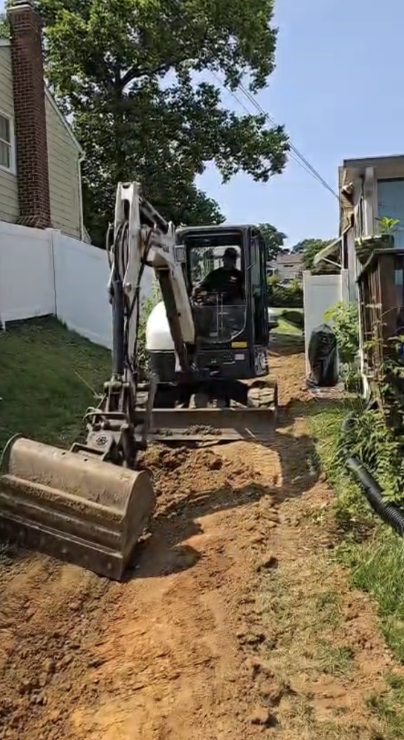 VinsTotalCare's tweet photo. Maryland summers can bring some intense storms!

Our stormwater management services help you:

✅ Control runoff &amp; prevent erosion
✅ Direct water away from your home
✅ Keep your yard drier

#StormwaterManagement #ErosionControl #ProtectYourHome #VinsTotalCareLandscaping https://t.co/F3vKfc99qV
