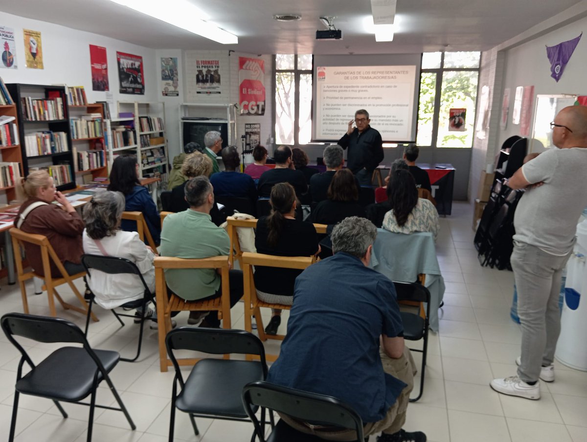 CGTReus's tweet image. Aquest dimarts al local del sindicat a #Reus hem fet una sessió de formació bàsica per a nous delegats i delegades de la #CGT a càrrec de Quim Garreta, de l'equip de formació confederal