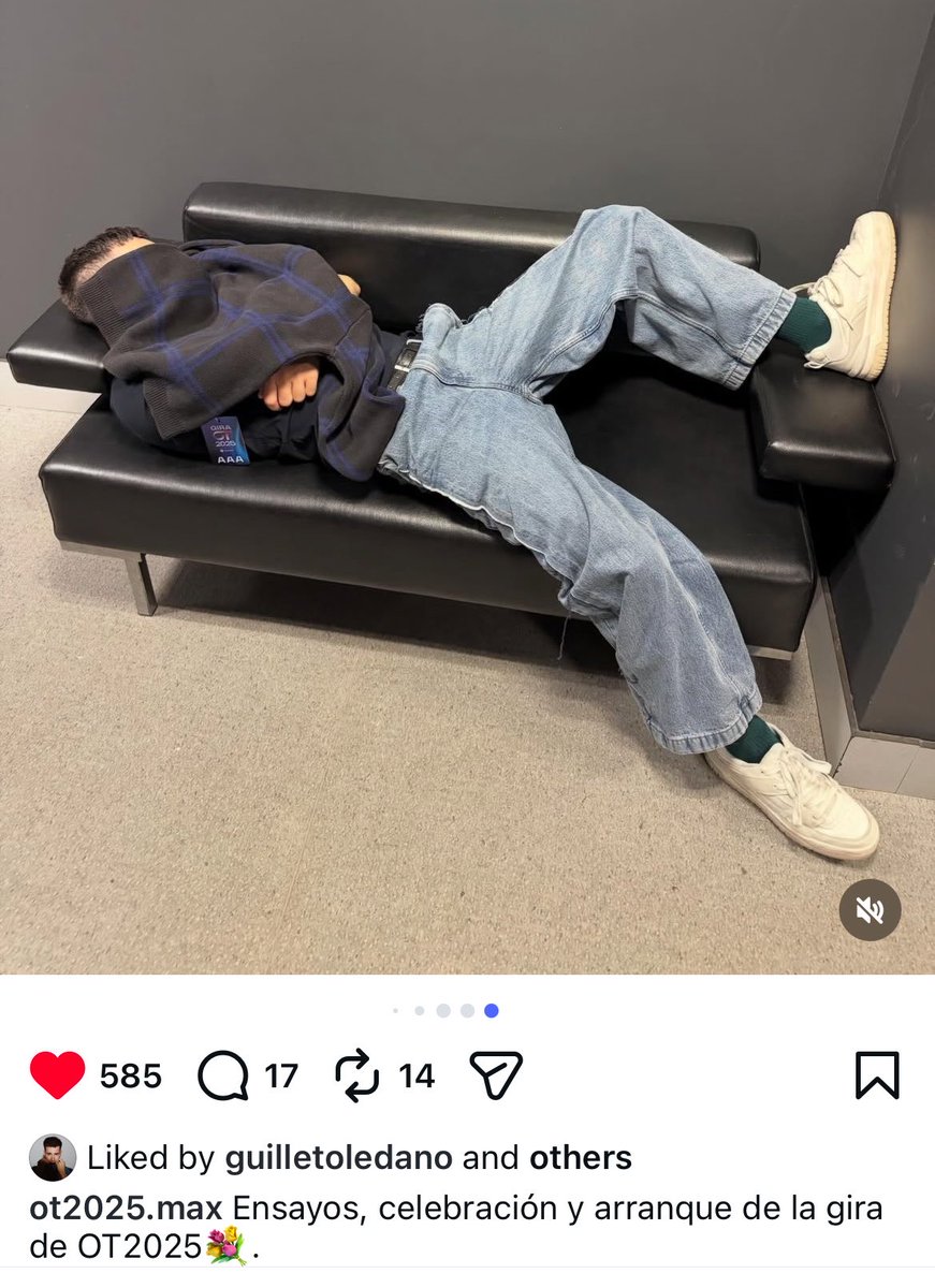 ari 🌹 tweet media