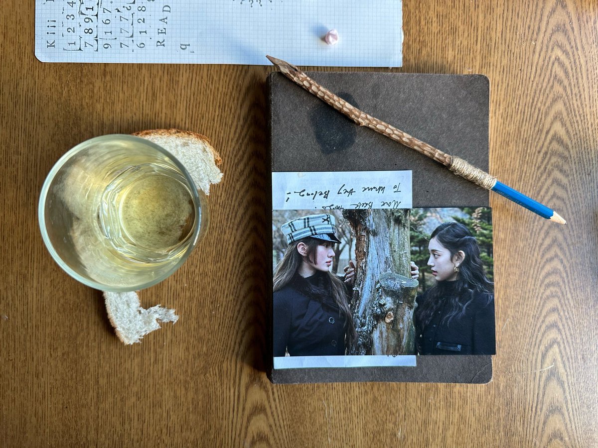 kiiiyuriii's tweet image. why is kiiikiii always randomly a few months ahead of trends #crying apparently now people are romanticizing being a writer &amp;amp; its all something similar to this aesthetic. before, it was with dancing alone &amp;amp; the 2016 trend &amp;amp; also the delulu mv whole has has so much importance