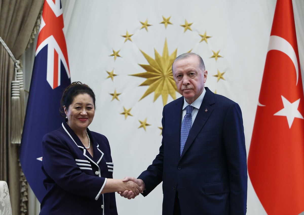 Akparti's tweet photo. Cumhurbaşkanımız Sayın Recep Tayyip Erdoğan, Yeni Zelanda Genel Valisi Cindy Kiro'yu kabul etti. https://t.co/VekraS8LLR
