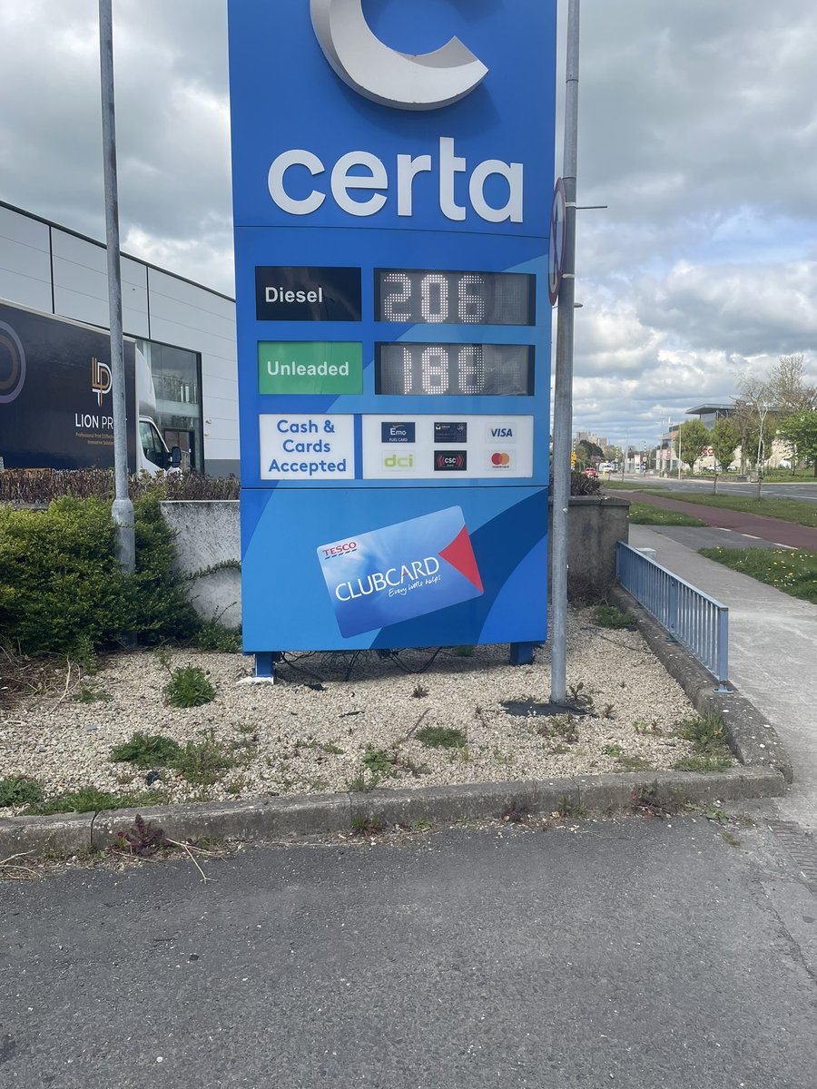 tensplenty1's tweet photo. Its Shameful the way Motorists are being Ripped Off with the Price of Fuel 
Certa Cashel 
Petrol €1.88.9
Diesel €2.06.9
Kavanagh service station Urlingford
Petrol €1.73.9
Diesel €1.79.9
@MichealMartinTD @SimonHarrisTD https://t.co/6mXLoMKiwh