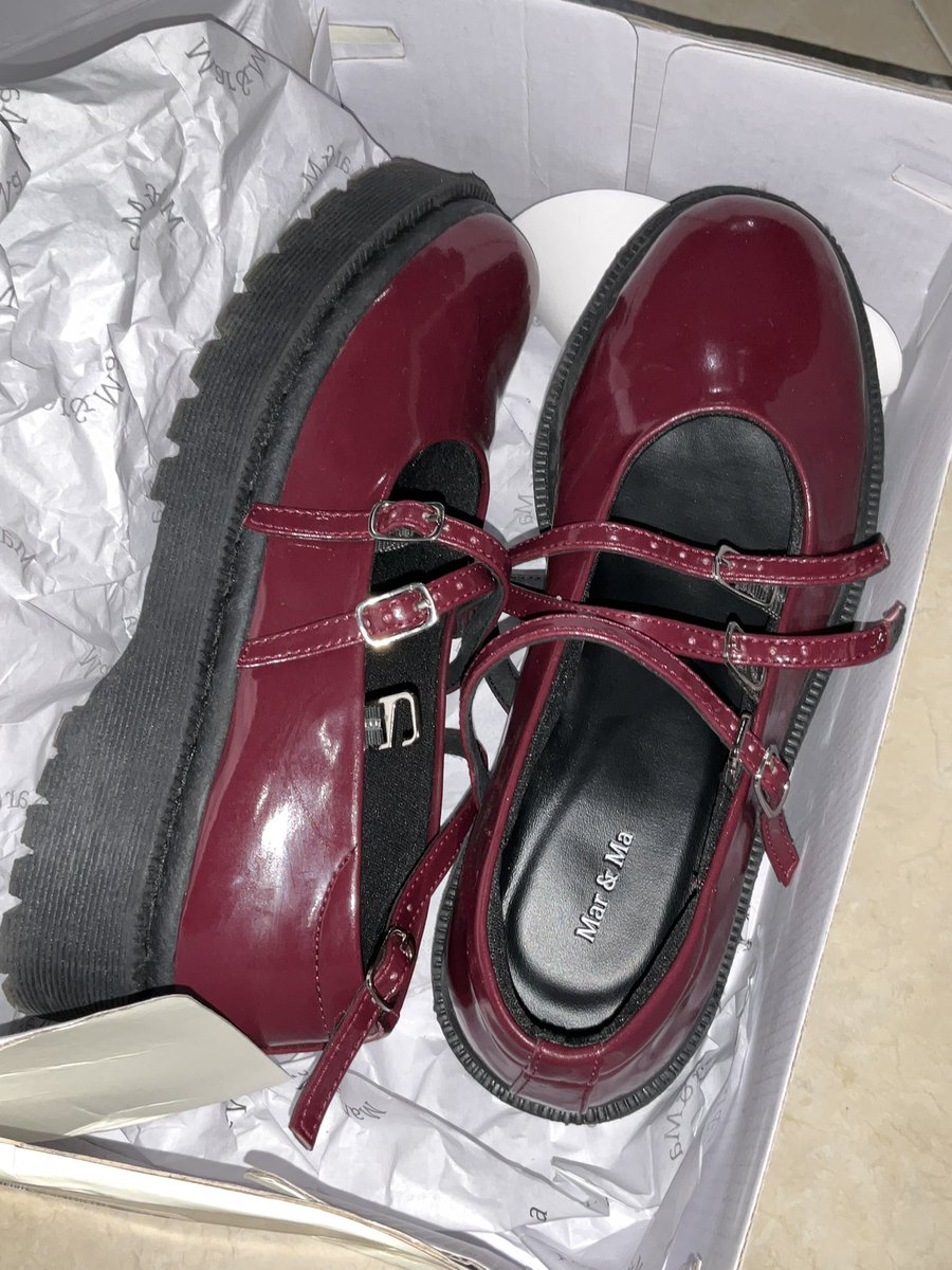 skiesversion's tweet photo. WTS PRELOVED SHOES MAR&amp;MA
▫️SIZE 39 (24 cm), Zora Cherry
▫️No Minus masih mulus (1x pakai) dijual karena bjir gw ga pede pake sepatu model gini 🥲
▫️bisa 🍊 pengiriman dari surabaya
💰195.000
🔗 link by dm yah! https://t.co/cjUgdIWuh1