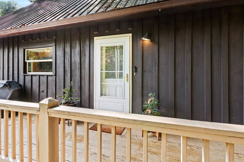 Explorer tweet media