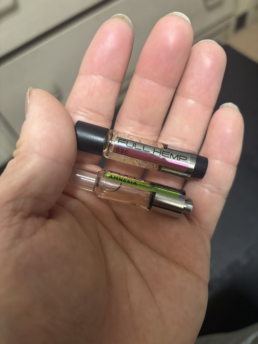 VAPORMISTMORE's tweet photo. これ吸い始めてから睡眠の深さが違うんだよな
2本目買っちゃった

上野本店で全部吸い比べして、初めてだから正直全部同じ味だなって思ってたけど全然違う
GSCは後味がクッキーって入るから油の甘さ？感がある
AMNESIAは後味が柑橘系感があるのを知れた！

#vapemania
#vape
#青森
#八戸 https://t.co/FTXlJfAJXi