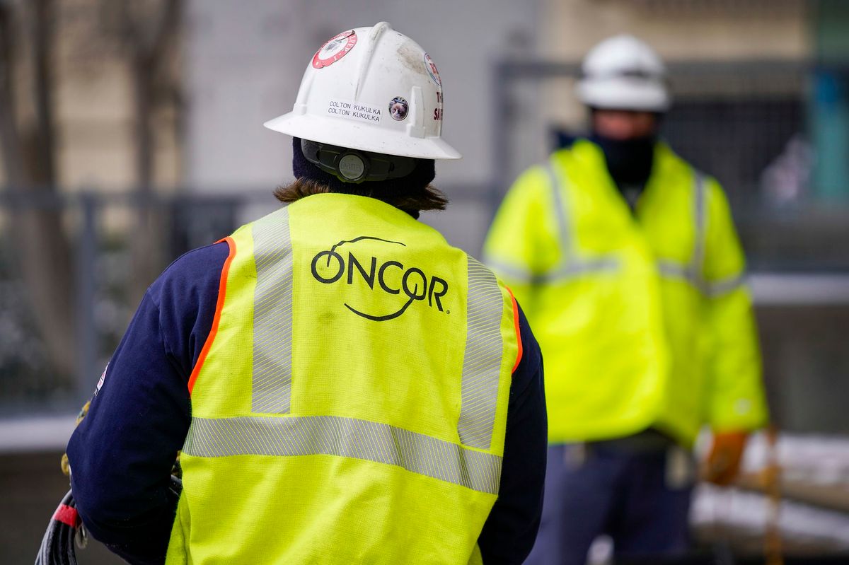 dallasnews's tweet photo. Oncor rate increase OK'd, higher electric bills soon to be reality https://t.co/alifBBhRDG https://t.co/CZ53QirMfk