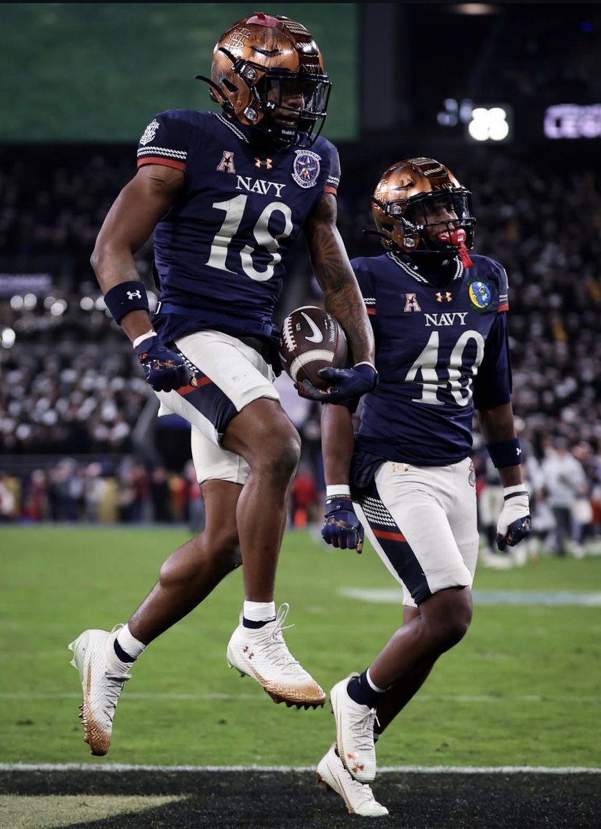 austinR6_'s tweet image. Blessed to receive a d1 offer from Navy #agtg @CharlesMack19 @WillVapreps @WaliRainer @LClelland