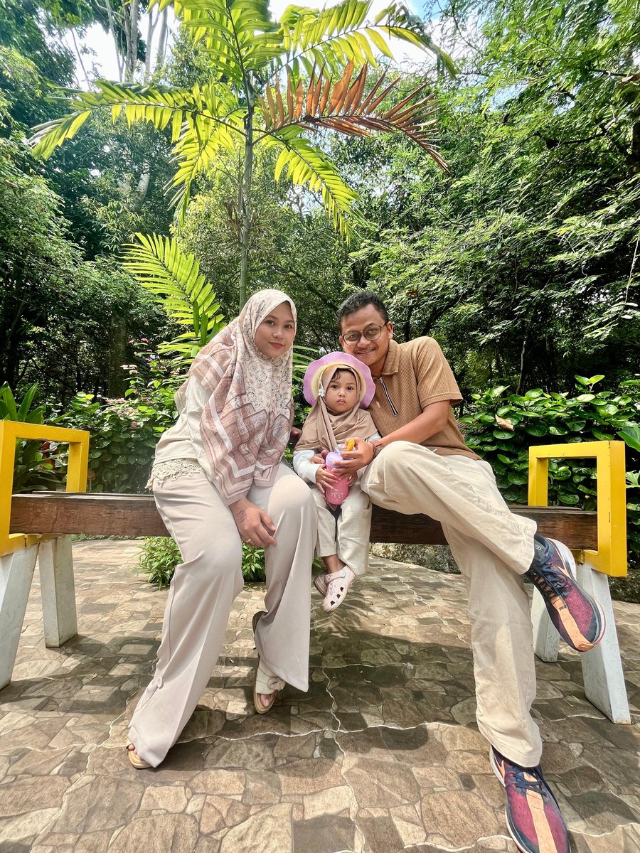 nshrtlazzh's tweet photo. Cintaku selamanya 🤍✨ https://t.co/jIlQJi0eru