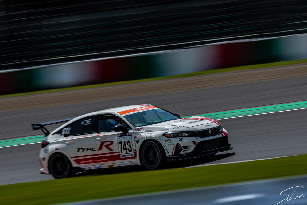 asekimori's tweet image. HRDCのお二人にサイン頂きました。
いつもありがとうございます。
思わず5時間お二人で走るんですか!?と聞いてしまいました。
最後はトラブルで残念でしたが、富士24Hも頑張ってください。
#SuperTaikyu #suzuka #Honda_RandD_Challenge