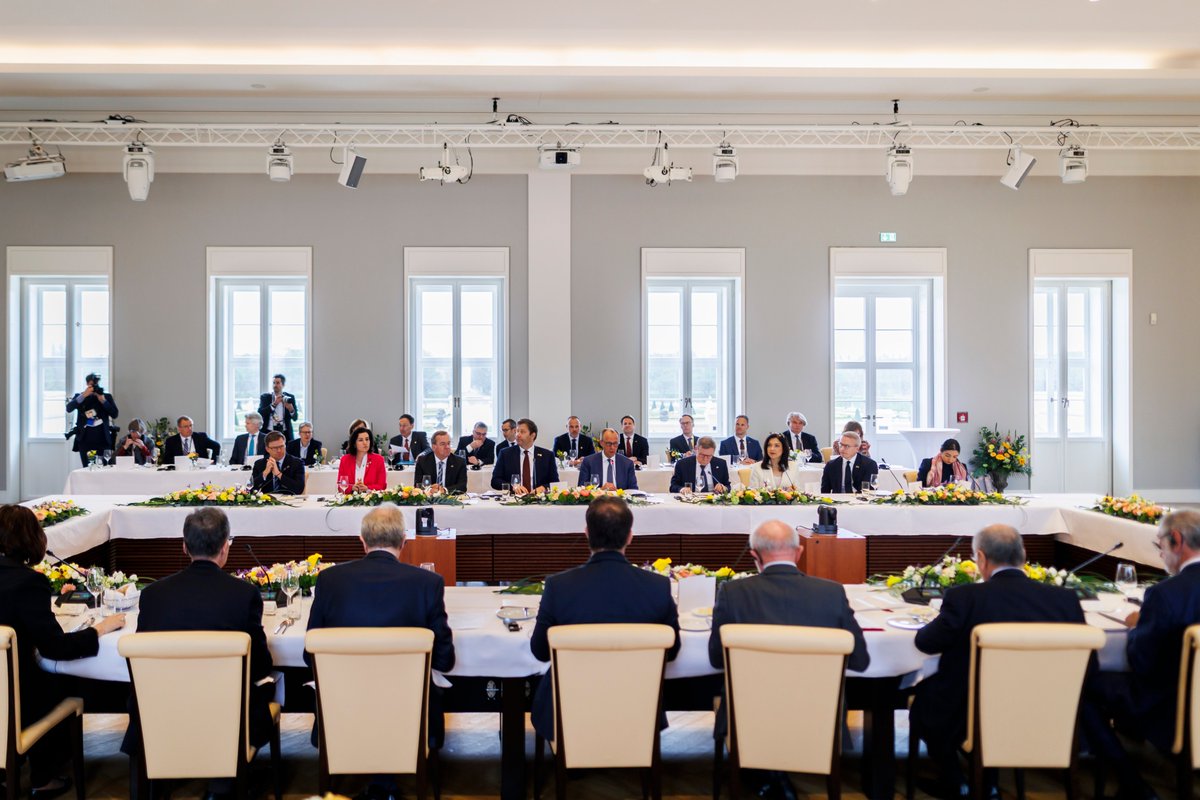 Bundesministerium für Wirtschaft und Energie tweet media