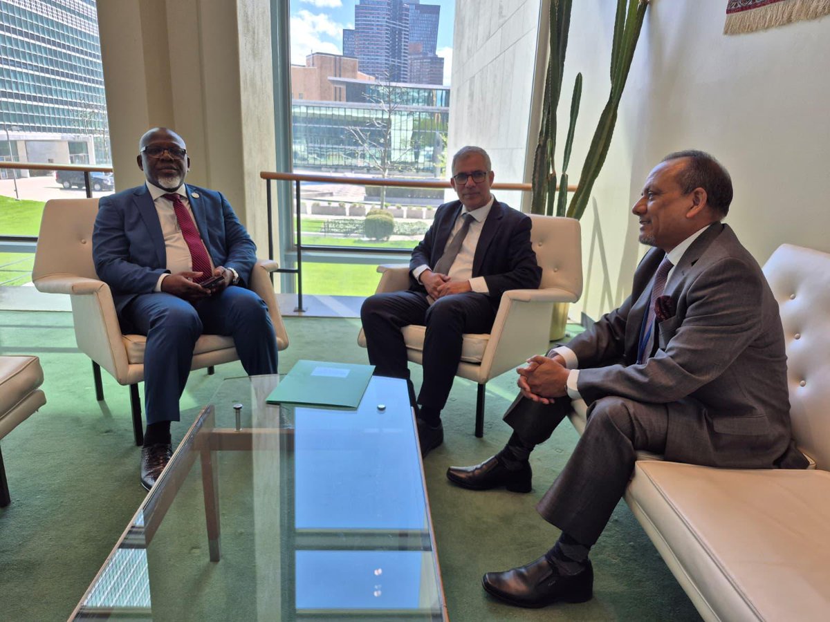 RDCongoONU's tweet photo. Le Représentant permanent du Bangladesh auprès des Nations Unies, l’Ambassadeur Salahuddin Noman Chowdhury (@BangladeshUN1), a présenté à son homologue de la République démocratique du Congo, l'Ambassadeur Zénon Mukongo Ngay (@ZMukongo), la candidature de S.E. Dr. Khalilur Rahman, actuel ministre des Affaires étrangères @BDMOFA, au poste de Président de la 81e session de l’Assemblée générale des Nations Unies, dont l’élection est prévue le 2 juin 2026. #RDC #Bangladesh #UNGA81 #ONU

@Presidence_RDC
@RDC_Minafet @Com_mediasRDC