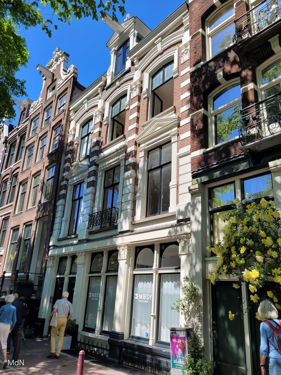 mark_mijdus's tweet image. Mooi exemplaar (uit 1877) aan de Bloemgracht. Architect: J.H.Schmitz, neo-renaissance. #jordaan #Amsterdam