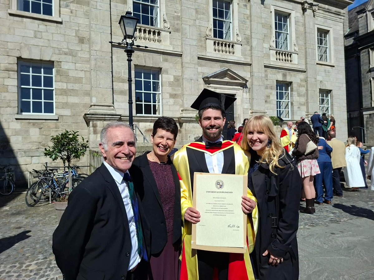Lucas_P_daSilva's tweet image. I graduated with my #PhD from @tcddublin! I'm overwhelmed by gratitude for the many people who contributed to this moment -- whether by research feedback, teaching, encouragement, nurturing my interests, or "just" friendship. Thank you so much!

Signed,
Dr. Lucas 😁