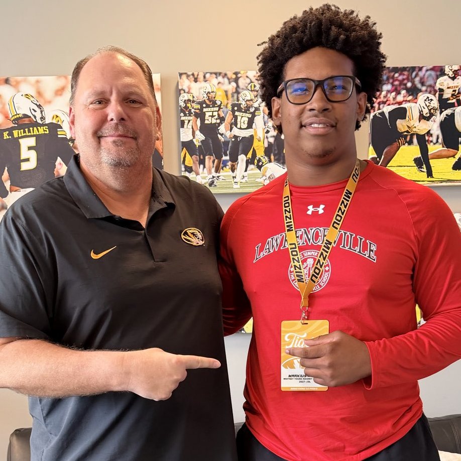 thevandalorian's tweet photo. MJ Woods took to #Mizzou for the first time since late-March offer and booked an official visit with the Tigers.

The reclassified DL also caught up with a former teammate, who gave him advice on approaching the next few months: https://t.co/BlQfnnwjbL https://t.co/ezSBX59Rra
