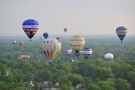 ThingstheVille's tweet photo. 🎈 Great BalloonFest is back!

Glows, races &amp; unforgettable views April 23–25. Don’t miss this Derby Festival favorite!
https://t.co/YjIGuofl9m 
#BalloonFest #LouisvilleEvents https://t.co/9x1mG6aCZA