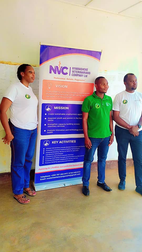 Clinicshangi's tweet photo. Ku wa 21 Mata 2026 ,NVC Ltd na BK Insurance bagiranye ibiganiro bigamije mugutanga ubwishingizi bw'amatungo mu karere ka Nyamasheke,hagamijwe kongera umubare w'amatungo yishingirwa no kurinda aborozi ibihombo. no gushyigikira gahunda ya  Veterinary Sanitary Mandate.@Nyamasheke https://t.co/Ez43MJRmvz