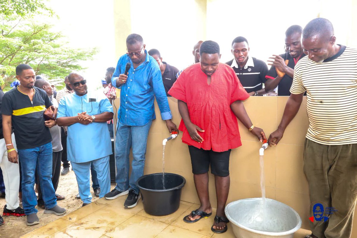 osibisa09's tweet image. This is all we needed to solve our water Problem in our area . Thank you Hon @FAnnohDompreh for helping them . Bless you 🫡💙🤍❤️🇱🇺🫶🏼

#WaterIsLife
#DomprehsWaterProject
#NsawamAdoagyiriIsRising