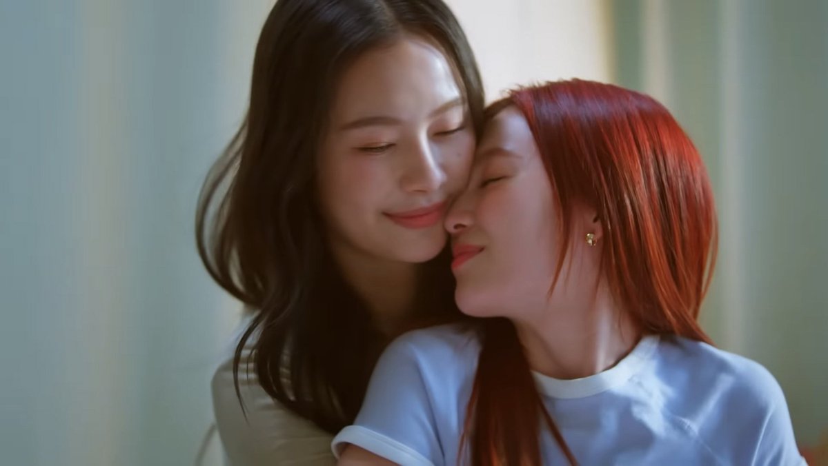 sapphics like: tweet media