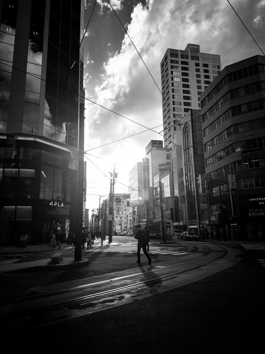 1by1work's tweet photo. saturation 
#streetphotography https://t.co/jTrnUzl0YC