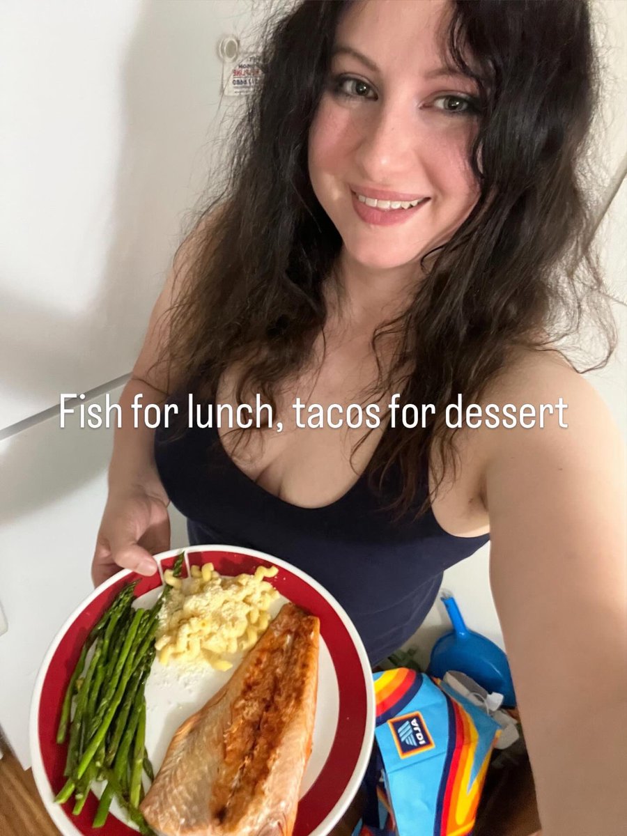 Miss Mandi tweet media