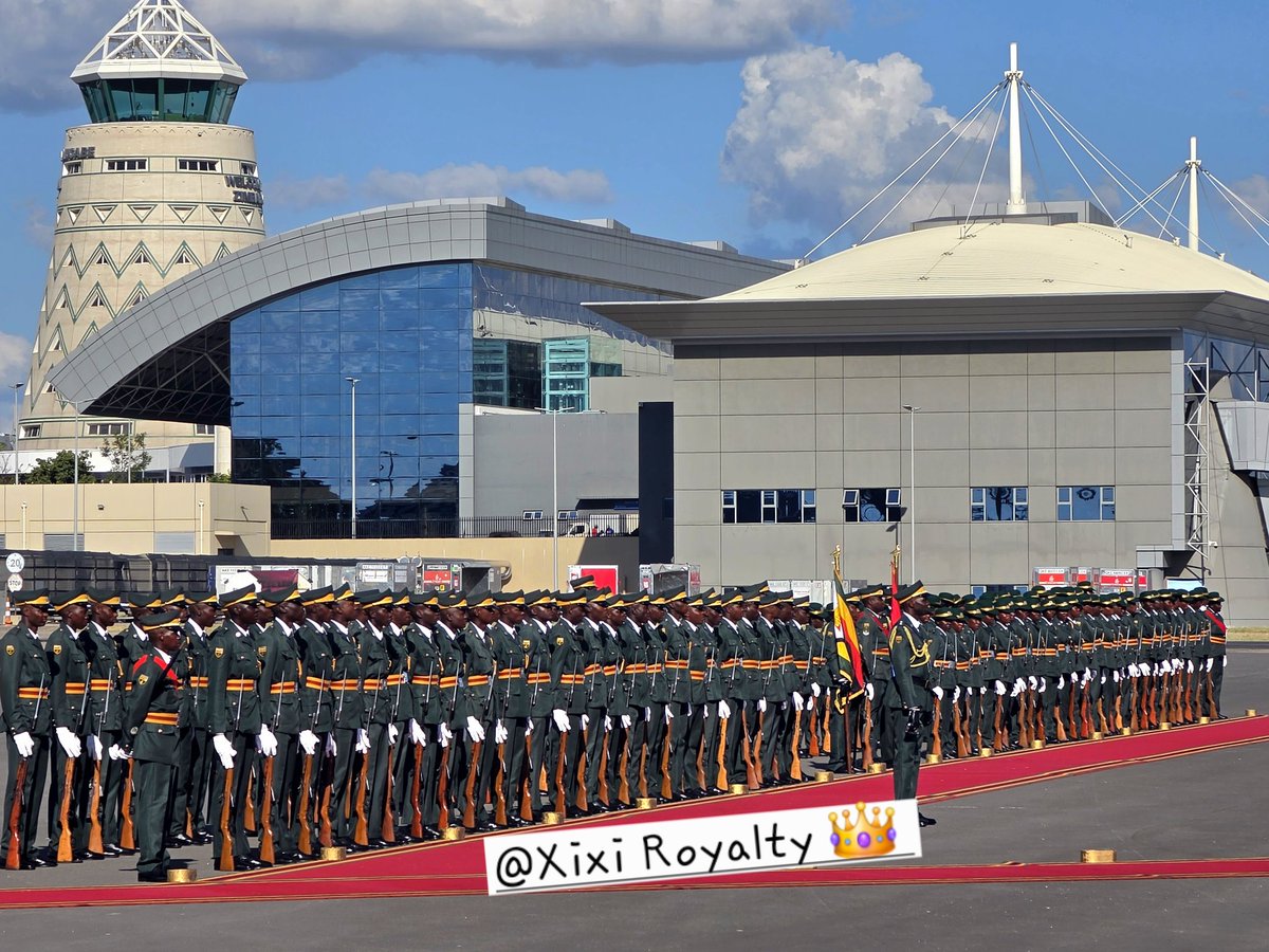 ChichiRemhunga's tweet photo. Botswana President His Excellency Advocate Duma Gideon Boko has arrived at the Robert Gabriel Mugabe International Airport for a three day State visit. He was received by His Excellency President Emmerson Mnangagwa. https://t.co/R1XzILPzGs