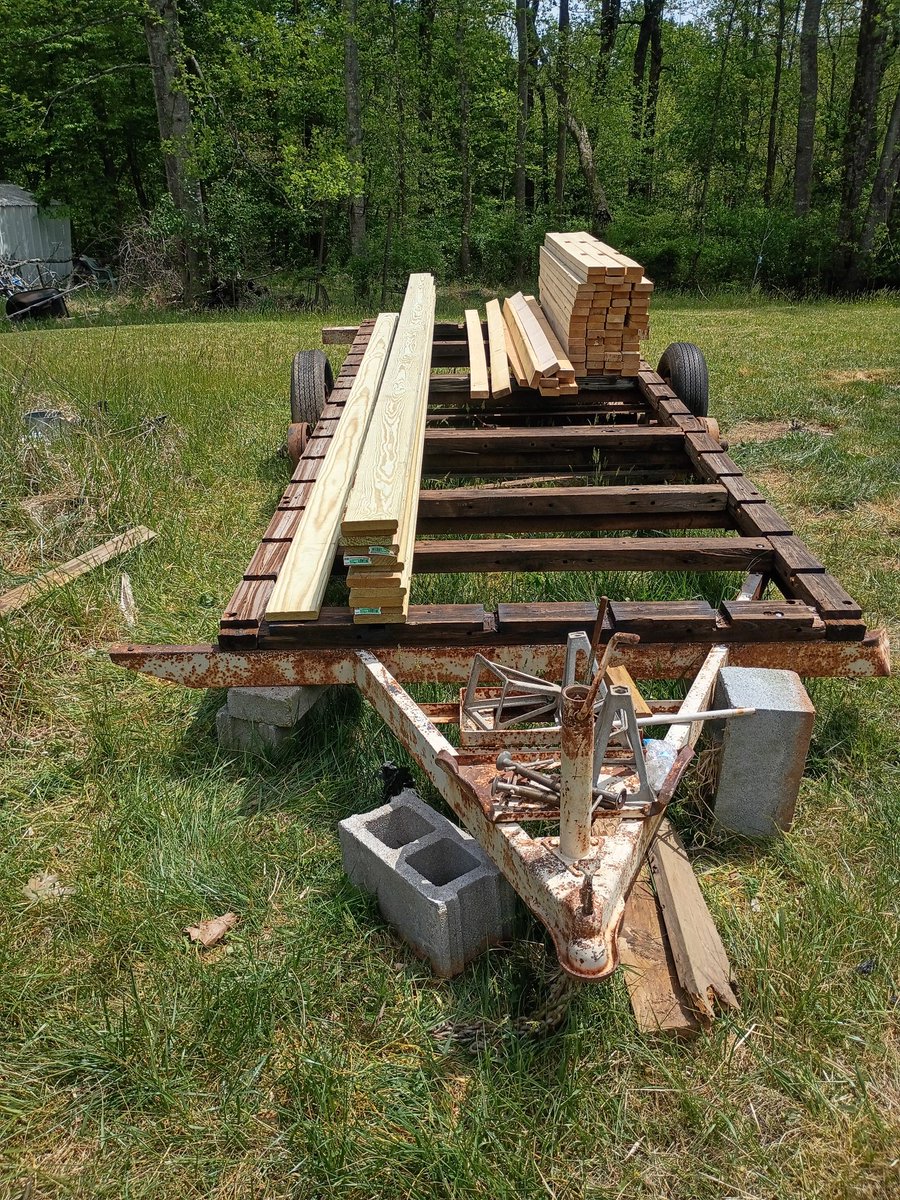 taylortcor's tweet photo. Today I start the walls then the floor.  #Julieleach https://t.co/KwH23ucoWc