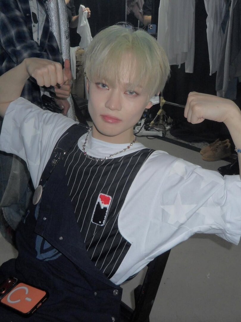 selfolssi ♤ tweet media