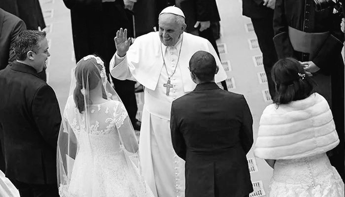 davidmarchie's tweet image. Here's to 1st Anniversary of the passing of Pope Francis. ✝️🌹🙏🏻 #PopeFrancis #RIP #1stAnniversary #RIPPopFramcis #RestInPeace