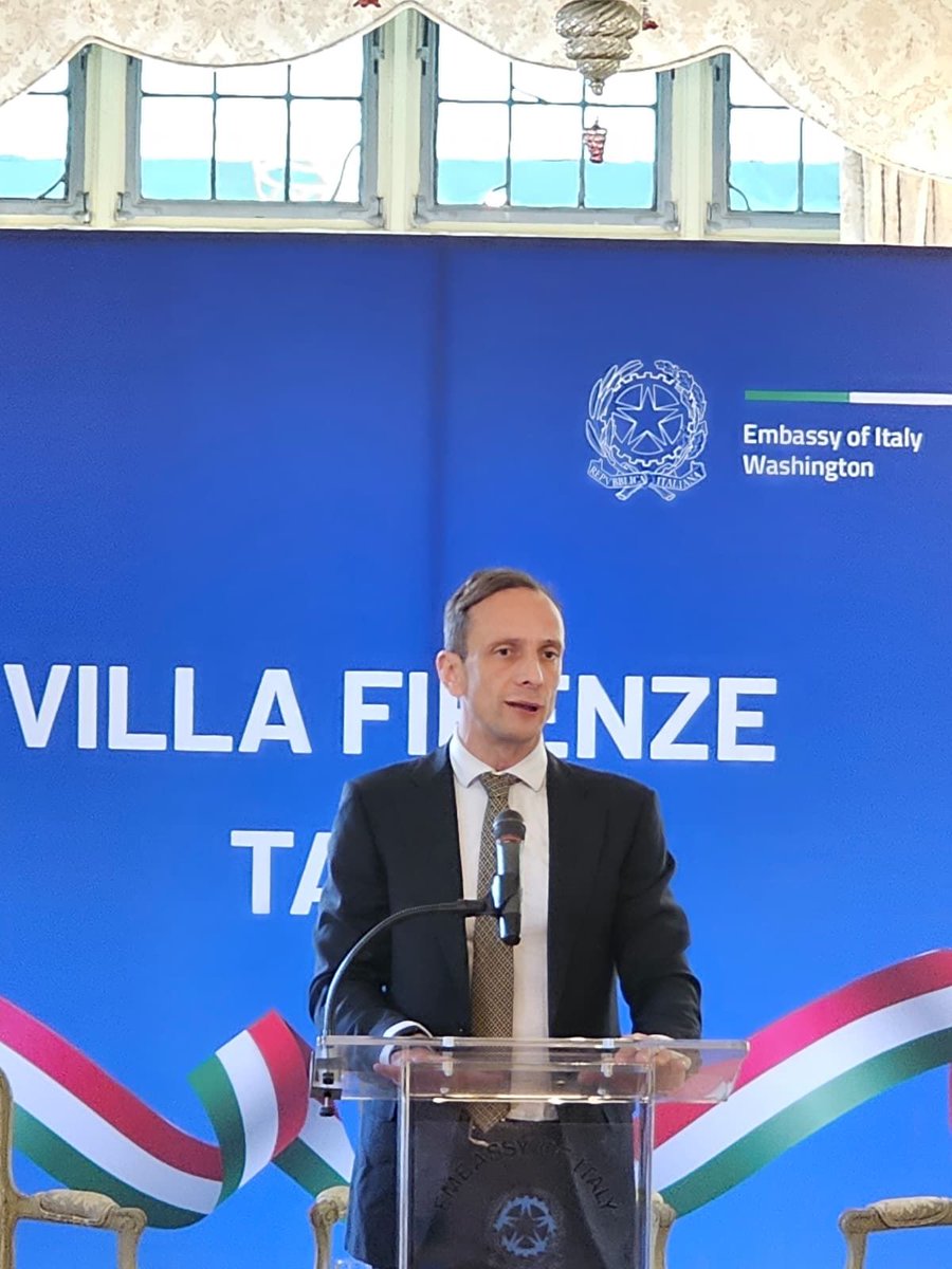 regioneFVGit's tweet photo. Il Friuli Venezia Giulia al centro delle rotte globali.
@M_Fedriga  ribadisce a #Washington il ruolo strategico di Trieste e del suo porto nel corridoio #IMEC: un hub chiave tra Far East, Europa centrale e Mediterraneo.
👉https://t.co/rZ7Bzbqd3L https://t.co/Ta0OGr62vs