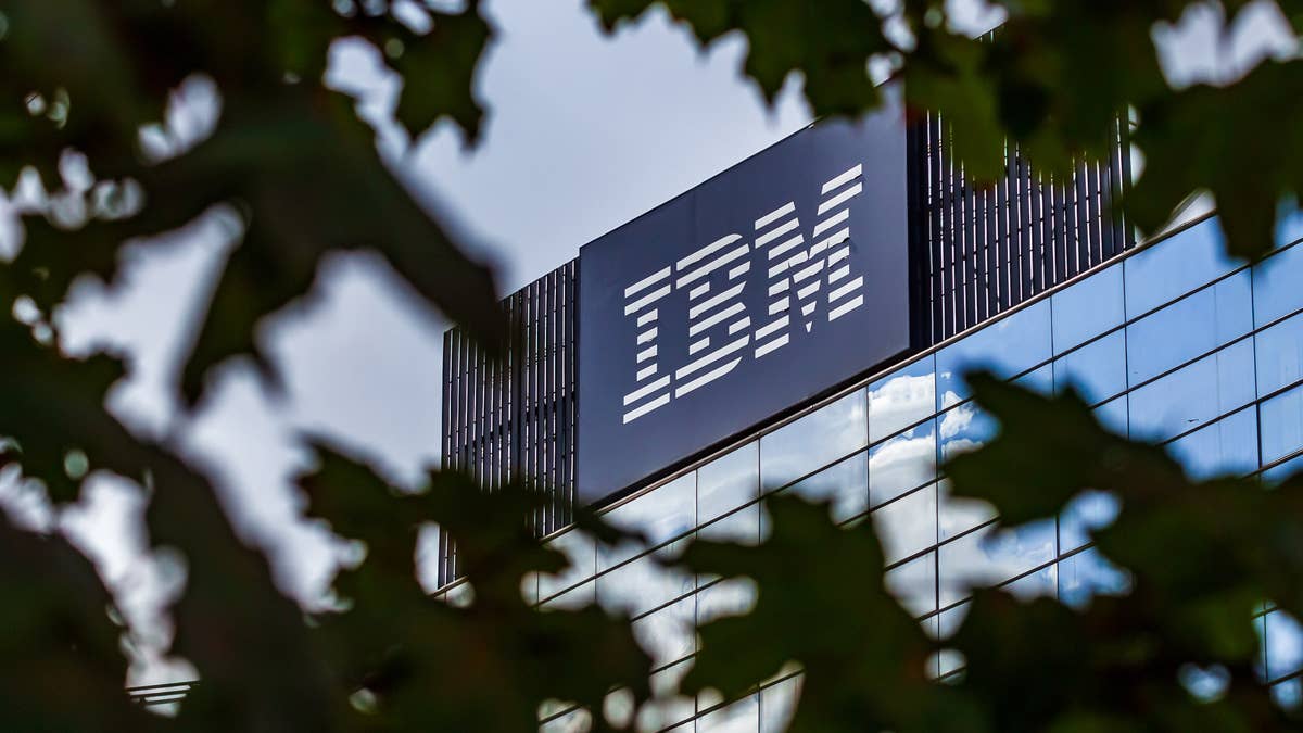 lopezunwired's tweet image. IBM stock prepares for 27th consecutive dividend hike ahead of Q1 earnings dlvr.it/TS8NXb #IBM #Business #Finance #Investing