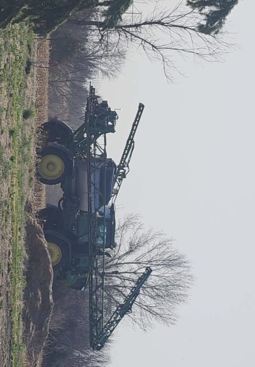 CountryPartner's tweet photo. Our Agronomy team is out in full force, working hard to deliver the timely service our producers depend on. We’re thankful for the commitment and long hours our employees put in to help keep operations running smoothly!

📸: Alden Marshall, Gothenburg Agronomy https://t.co/BG9vda15Fz