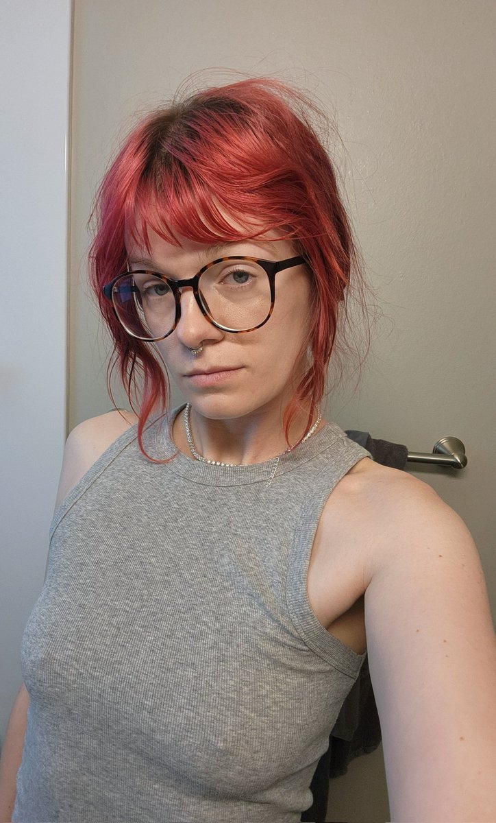 hot rumpelstiltskin tweet media