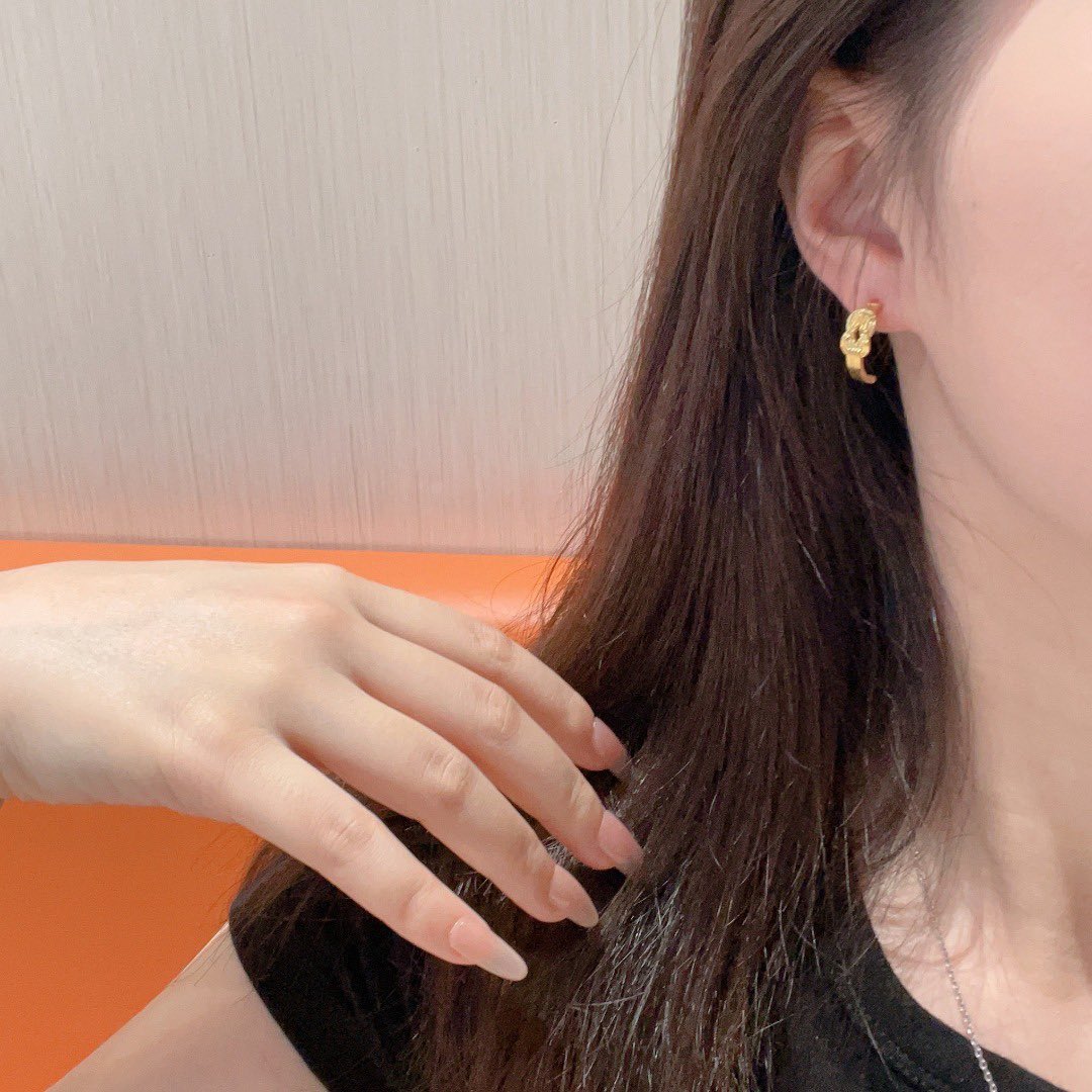 purebsneei17966's tweet image. Luxury earrings #earrings