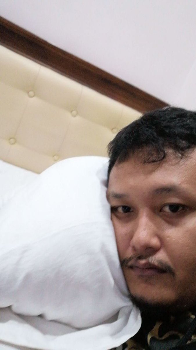 krupuk terung tweet media