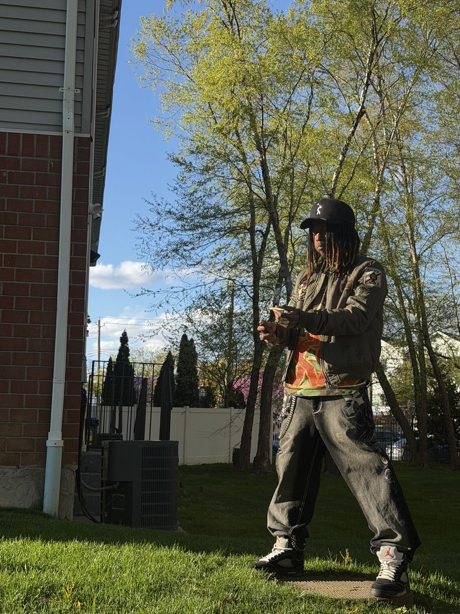 Yungrebel7's tweet image. I’m way too high 💨‼️ #yungrebel  #happy420 #nyc