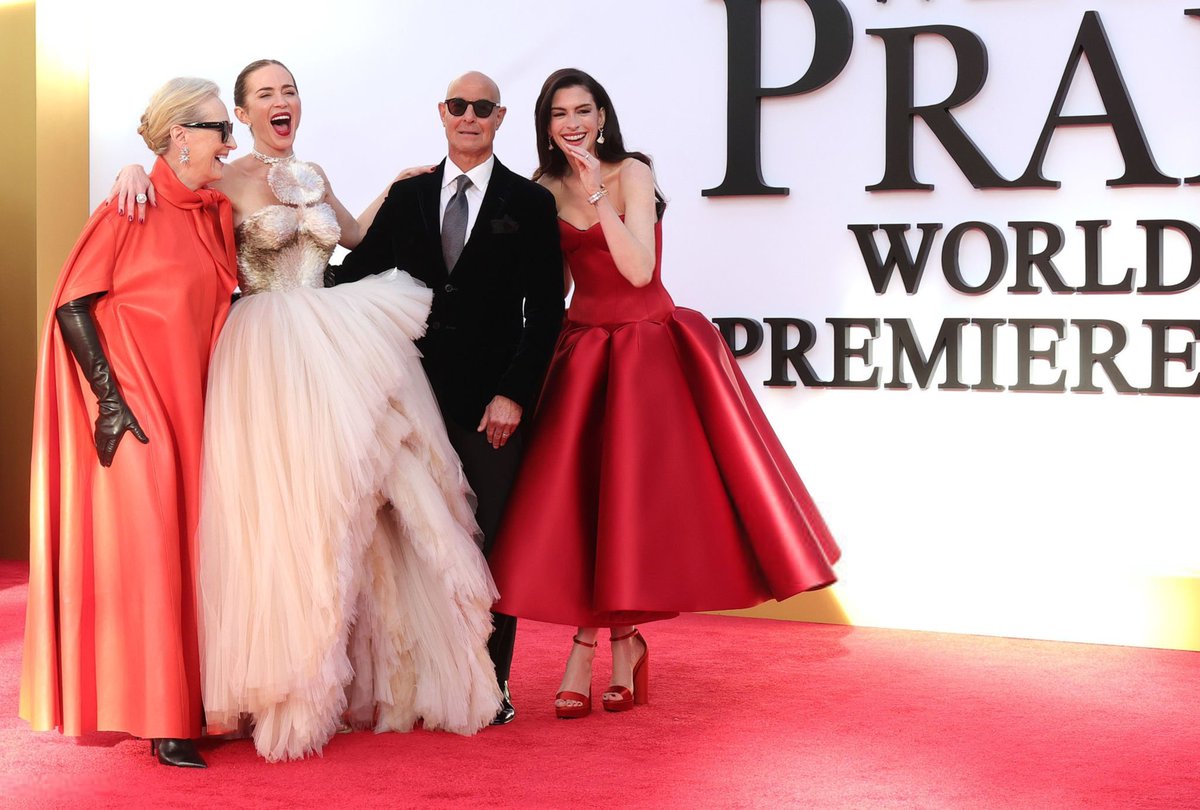 SeriesTWBZ's tweet photo. 📸 Meryl Streep, Emily Blunt, Stanley Tucci e Anne Hathaway na premiere de 'O Diabo Veste Prada 2'! https://t.co/DGXezhYlTm