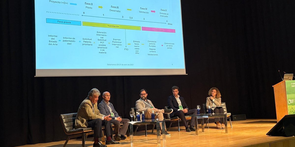 CDTI_innovacion's tweet image. 📸 El @CDTI_innovacion participa en una mesa redonda sobre el camino de la patente al mercado en el #GreenInnovationForum 2026, foro internacional de #innovación en #bioeconomía organizado por @Asebio hoy en Salamanca

#AyudandoCrearFuturo #AyudasCDTI