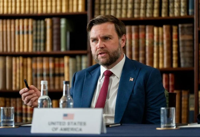 PEOPLE DAILY tweet media