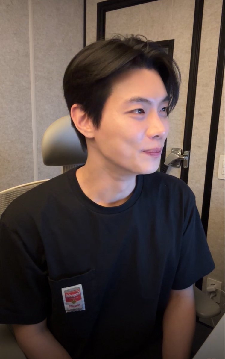 s 🦊 ૮ ˶ᵔ ᵕ ᵔ˶ ა tweet media