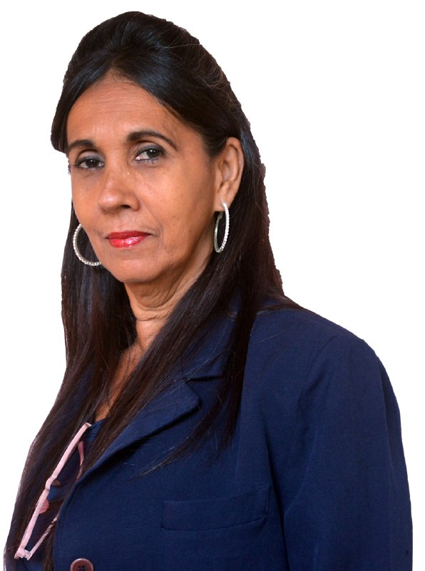 Urbis Mora Carballedo, actualmente se desempeña en Centro Integral Atención Clientes , ya con más 20 años de labor en la Empresa Eléctrica Guantánamo , con gran dominio en atención ala población , se caracteriza por su modestia y sencillez , muy querida en su colectivo.