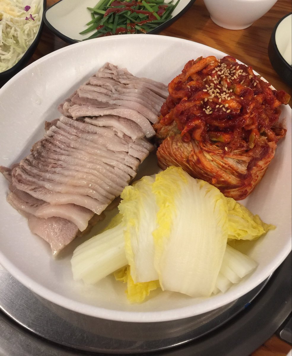 orange_forest's tweet photo. 주기적으로 먹어 줘야 하는 보쌈 원탑 https://t.co/1tWvzp1gvn