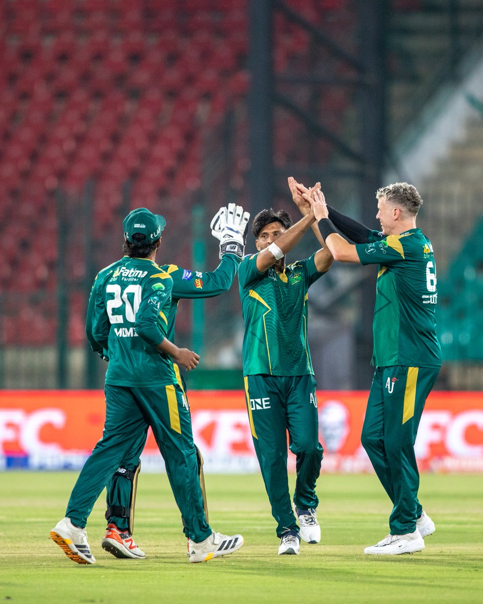 thePSLt20's tweet image. Sultans get the proceedings underway with two strikes in the powerplay

#HBLPSL11 | #NewEra | #RPvMS