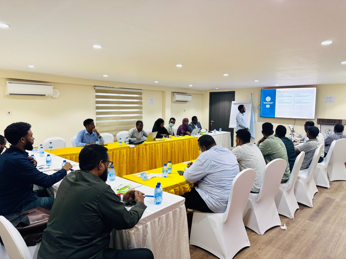 JSS_OAG's tweet photo. Jubbaland OAG officials joined counterparts from 3 other FMS in a joint workshop to strengthen audit capacity across IT audit, forensic audit, and institutional communications.

Held over 7 days, the training brought together officials from 4 FMSs. Funded by the @EU_in_Somalia. https://t.co/bPh4j7JkmP