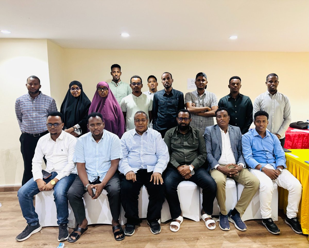 JSS_OAG's tweet photo. Jubbaland OAG officials joined counterparts from 3 other FMS in a joint workshop to strengthen audit capacity across IT audit, forensic audit, and institutional communications.

Held over 7 days, the training brought together officials from 4 FMSs. Funded by the @EU_in_Somalia. https://t.co/bPh4j7JkmP