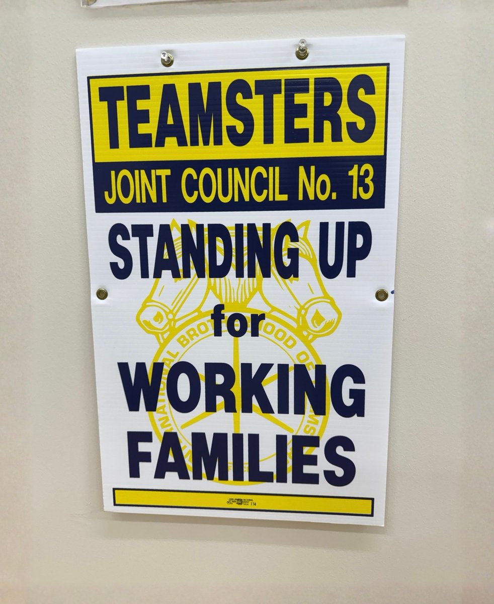 WellmanForMO's tweet image. The Teamsters are the backbone of this country. They’re the warehouse workers, drivers, freight handlers, and public service workers who keep our supply chains moving and our communities running every single day. (1/2)
#mo02 #UnionStrong #teamsters #teamwellman