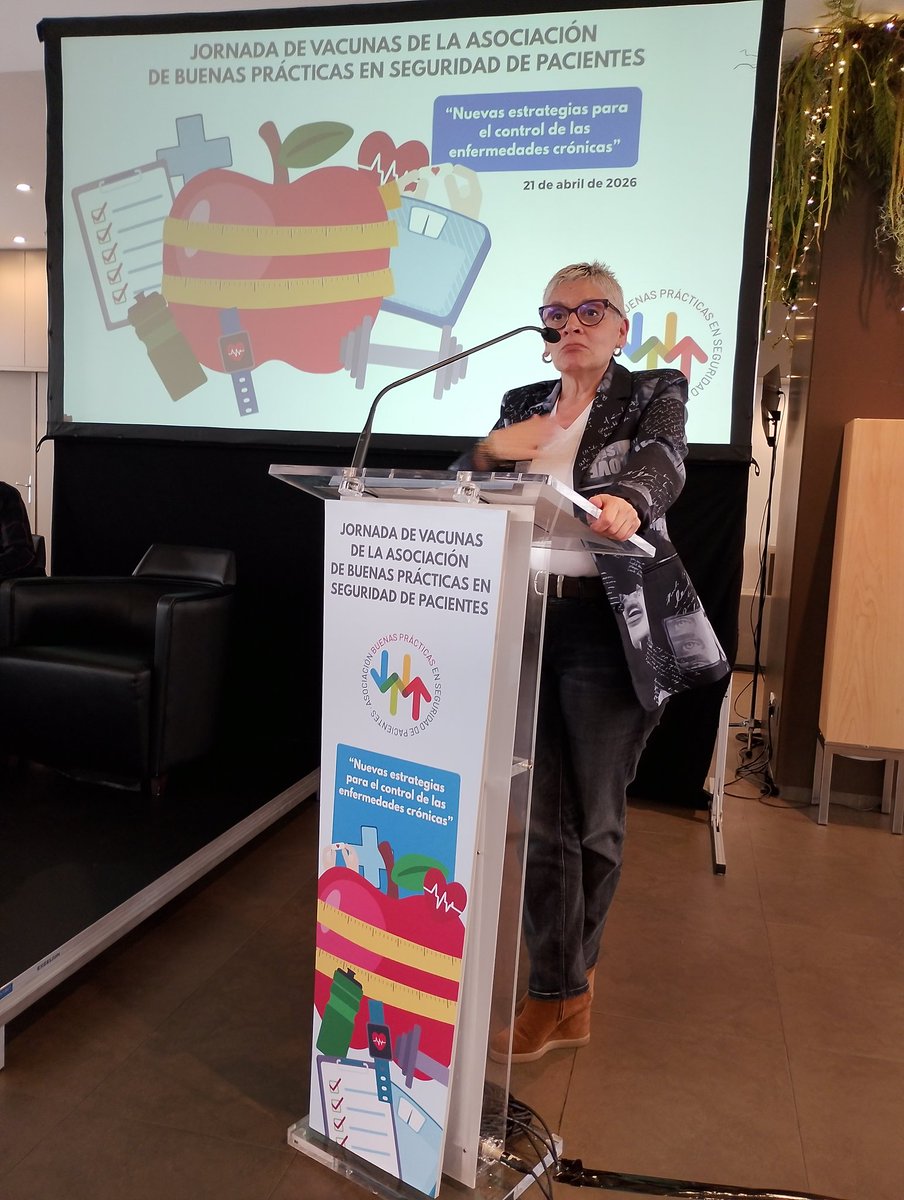 astursalud's tweet photo. 🔹La consejera de Salud, Concepción Saavedra, ha inaugurado la jornada 'Nuevas estrategias para el control de las enfermedades crónicas', organizada por la Asociación de Buenas prácticas en Seguridad de Pacientes (@ABPSegPac) y dirigida a facultativos, profesionales de enfermería, farmacéuticos, especialistas en formación y estudiantes de ciencias de la salud

🩺El encuentro cuenta con la participación de destacados referentes en salud pública, medicina preventiva, geriatría, atención primaria e investigación en salud digital

🗣️La consejera ha subrayado la importancia complementar el abordaje de las enfermedades crónicas mediante la vacunación con un estilo de vida saludable para una mejor calidad de vida de las personas que las sufren
