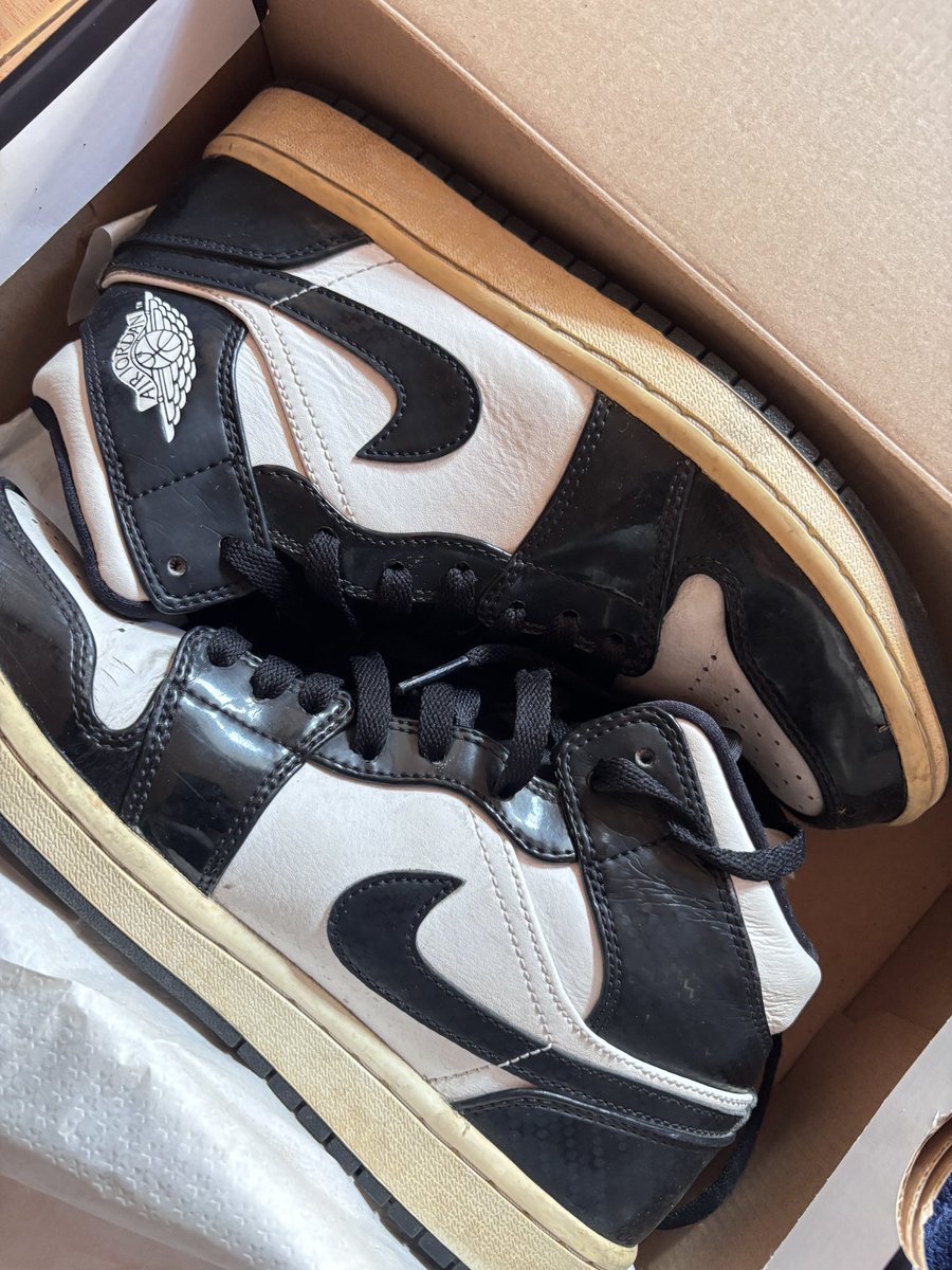 KeRatn43600's tweet image. ส่งต่อ Jorden 1 mid carbon เเท้ 💯 
ซื้อมา 8900 ปล่อยเทไม่ได้ใช้แล้ว 500 รส #ส่งต่อnike #nike #ส่งต่อรองเท้าnike #nikeThailand #รองเท้าผ้าใบมือสอง #ส่งต่อรองเท้า #ส่งต่อรองเท้ามือสอง